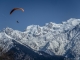 Parapentiste devant le Mont Blanc (8 avril 2015)