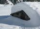 Un des nombreux chalets recouverts (Mars 2009)