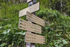 Continuer à droite pour suivre la direction du "Col de la Portette  - 2 h45" (12 août 2023)