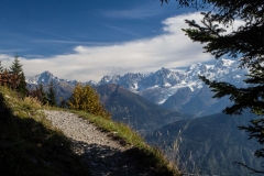 Petit sentier face à la Chaine du Mont Blanc (28 septembre 2017)