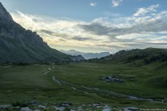 Refuge d'Anterne Alfred Wills dominé par les Rochers des Fiz (17 août 2019)