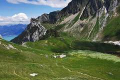 Vue sur le Lac de Lovenex et les chalets éponmymes (29 mai 2022)