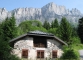 Le Chatelet d'Ayères est dominé par le Massif des Fiz (10 juillet 2010)