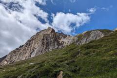 Vue dans la montée au premier col (9 août 2023)