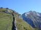 Sentier le long du muret