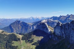 Vue également sur la Roche Parnal (16 octobre 2022)