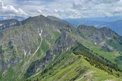 Vue sur le Roc de Tavaneuse et le Mont Brion (6 juin 2022)