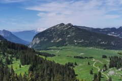 Vue sur le plateau et notre dame des neiges (26 juin 2021)