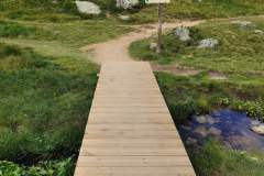 Prendre à gauche après la passerelle en bois (29 août 2021)