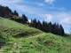 Sentier en direction des chalets très proches (23 mai 2021)