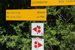 Panneau "Su Lou Lango":  suivre "Le plan" (9 juillet 2024)