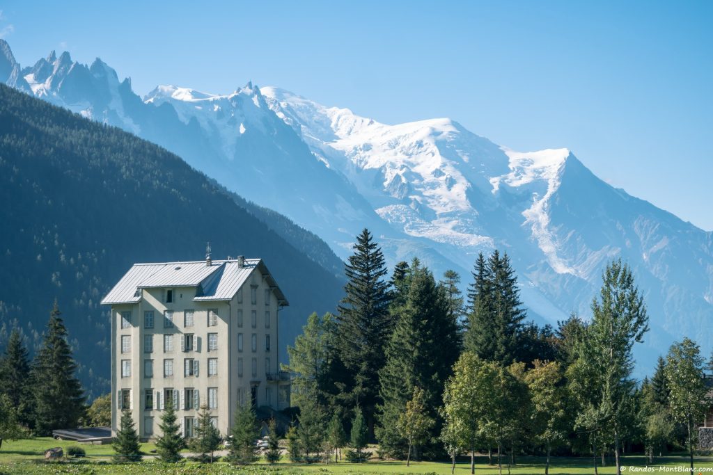 Départ de la randonnée pour la Montagne de Peclerey