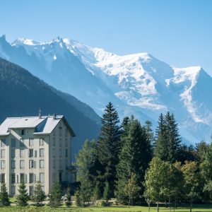 Départ de la randonnée pour la Montagne de Peclerey