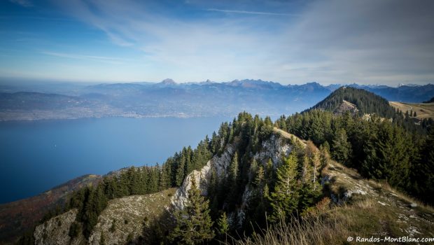 Vue sur le Léman depuis le Balcon des Mémises