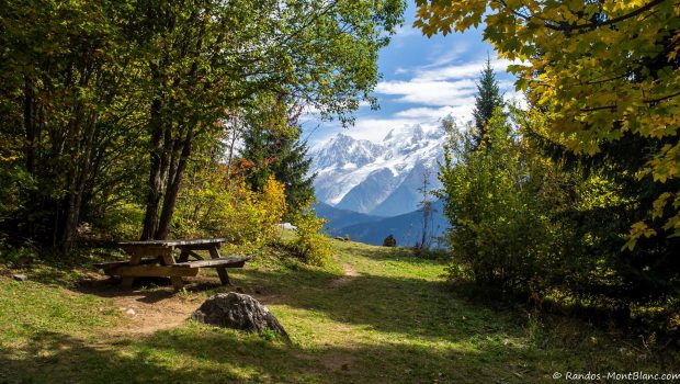 Table de pique nique un peu avant le Refuge de Varan