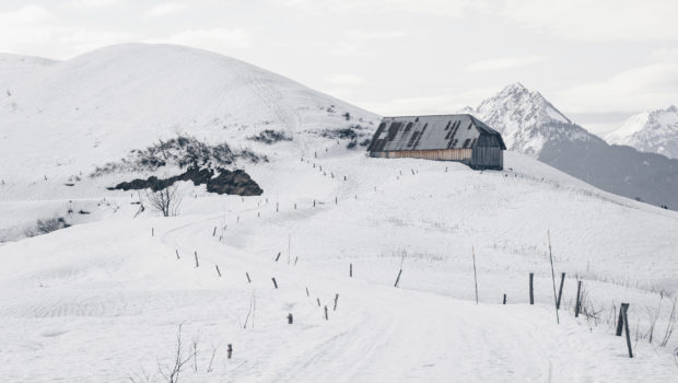 Le Col de l'Arpettaz : un havre de paix l'hiver dans les Aravis