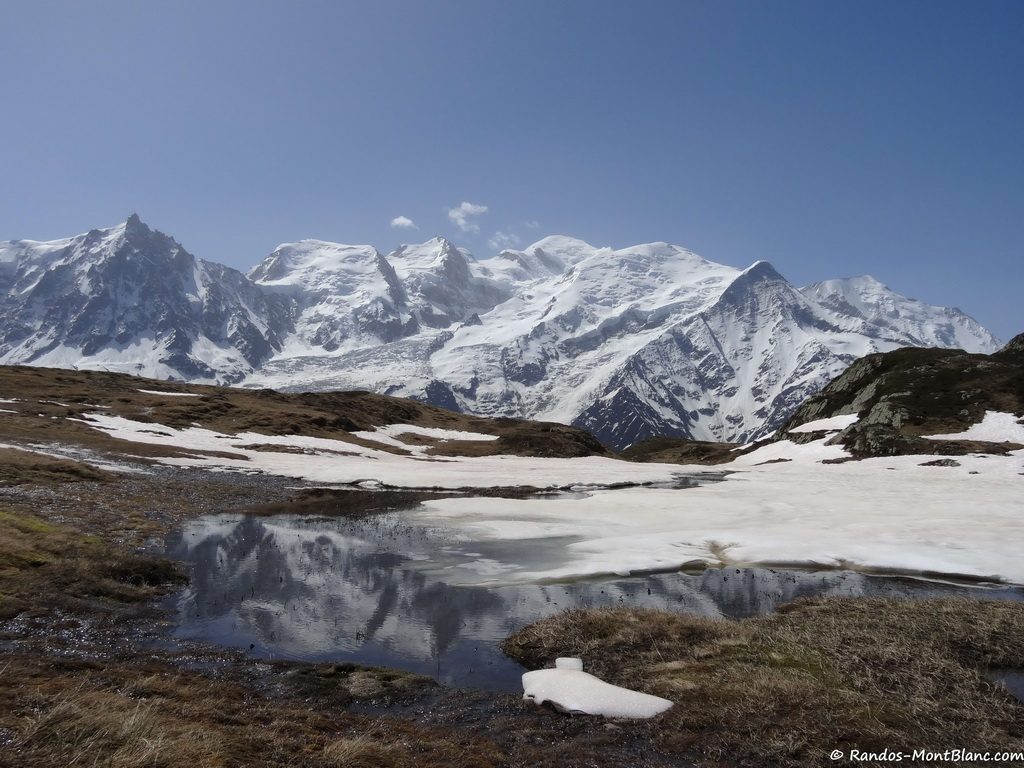 Vue sur le Mont Blanc depuis le chemin menant à l'Aiguillette des Houches