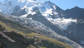 Glacier de Bionnassay vu depuis le chemin menant au Nid d'Aigle