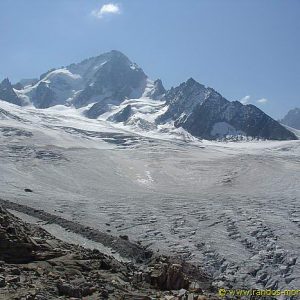 Aiguille du Chardonnet depuis le Refuge Albert 1er