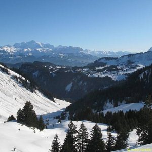 Le Col de la Ramaz est situé juste derrière