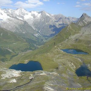 Lacs de Fenêtre derrière le Col du Grand-Saint-Bernard