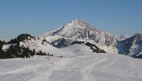 Au dessus du Plateau des Glières, la Montagne des Auges offre une jolie vue sur le Jallouvre