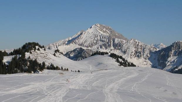 Au dessus du Plateau des Glières, la Montagne des Auges offre une jolie vue sur le Jallouvre