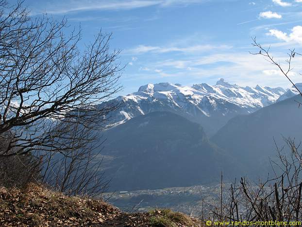 Les Aravis vus depuis le sommet du Mont Orchez