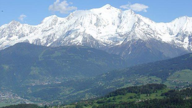 Vue sur le Mont Blanc depuis la Crête des Bénés