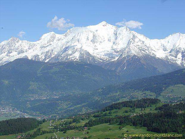 Vue sur le Mont Blanc depuis la Crête des Bénés
