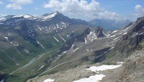 Panorama sur le chemin menant au Bivouac du Petit Mont Blanc